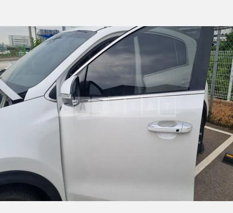 Photo 2 of 13: 2017 Kia Sportage — Korean insurance auction