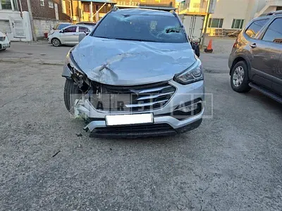 Photo 1 of 10: 2017 Hyundai Santa Fe, VIN KMHSW81UDHU738742 — Korean insurance auction