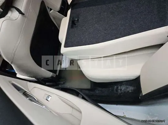 Photo 2 of 20: 2023 BMW 320i — Korean insurance auction