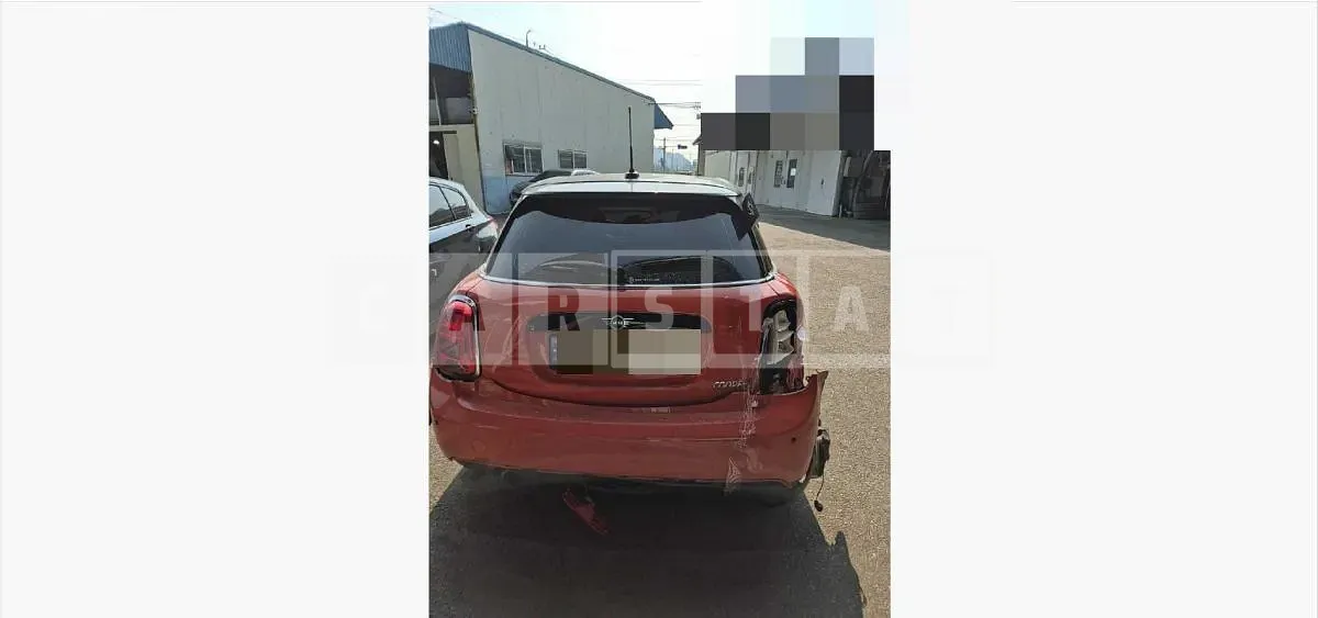 Photo 2 of 24: 2019 MINI Cooper Five-Door — Korean insurance auction