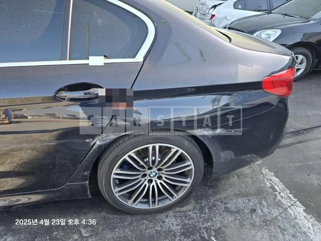 Photo 2 of 10: 2019 BMW 530i M Sport Package Plus — Korean insurance auction