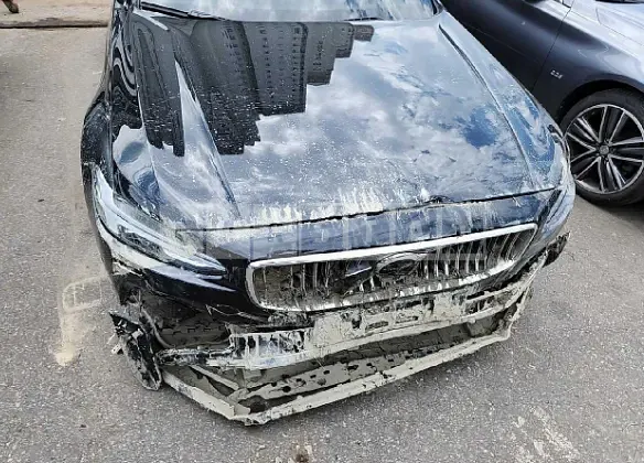 Photo 2 of 44: 2021 Volvo S90 B5, VIN LVYPTL12DMP237039 — Korean insurance auction