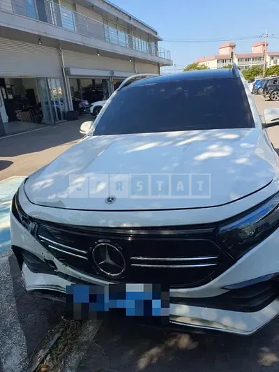 Photo 1 of 28: 2023 Mercedes-Benz EQB300 4Matic — Korean insurance auction