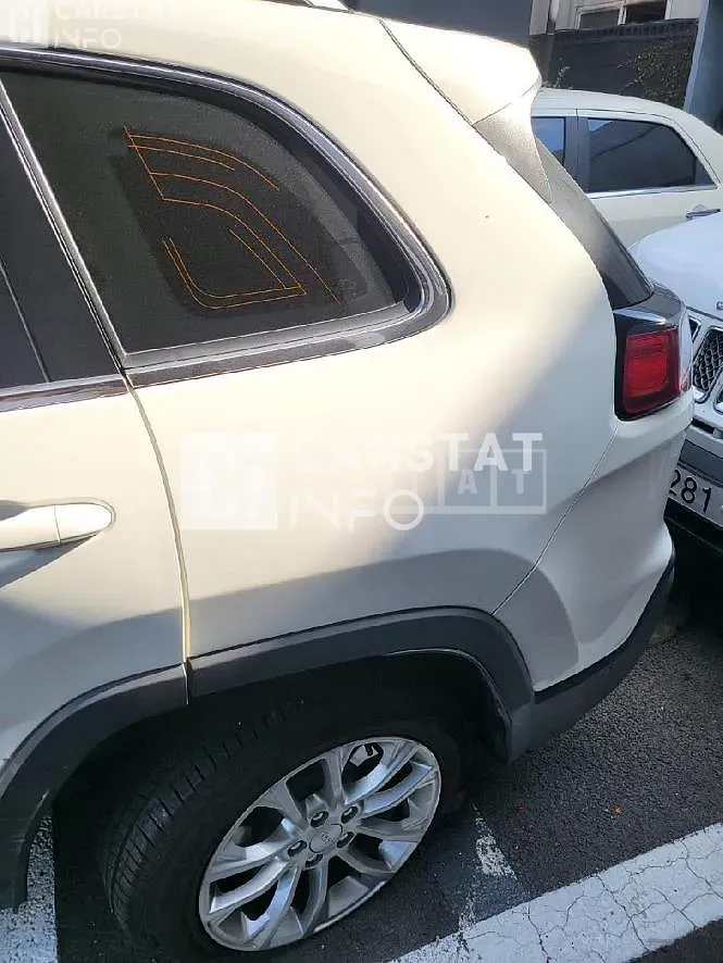 Photo 2 of 15: 2018 Jeep Straw Cherokee 2.4 — Korean insurance auction