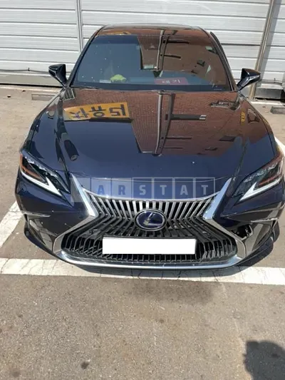 Photo 1 of 24: 2020 Lexus ES300h, VIN JTHB21B13L2083185 — Korean insurance auction
