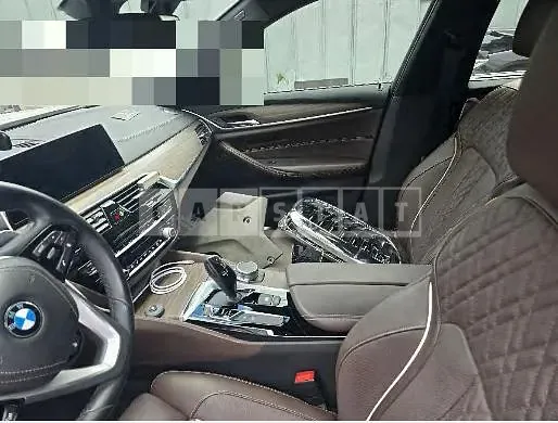 Photo 2 of 12: 2018 BMW 530i — Korean insurance auction