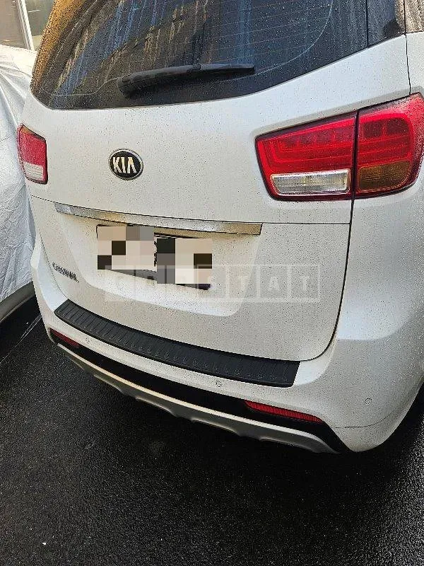 Photo 2 of 33: 2017 Kia Carnivals — Korean insurance auction