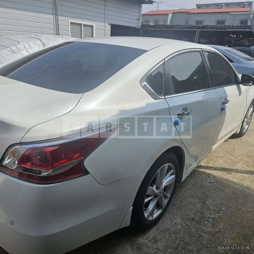 Photo 2 of 10: 2015 Nissan Altima 2.5 — Korean insurance auction
