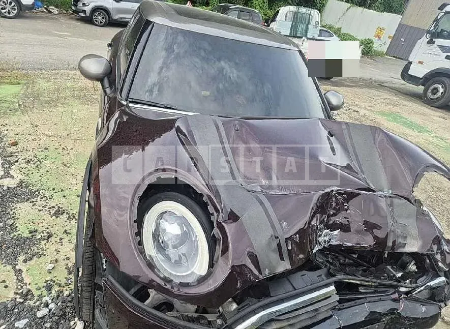 Photo 2 of 30: 2017 MINI Cooper D Clubman, VIN WMWLR9105H2E67999 — Korean insurance auction