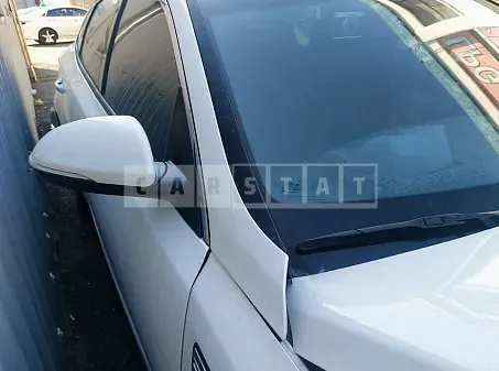 Photo 2 of 11: 2019 Kia K5, VIN KNAGU411BKA267330 — Korean insurance auction