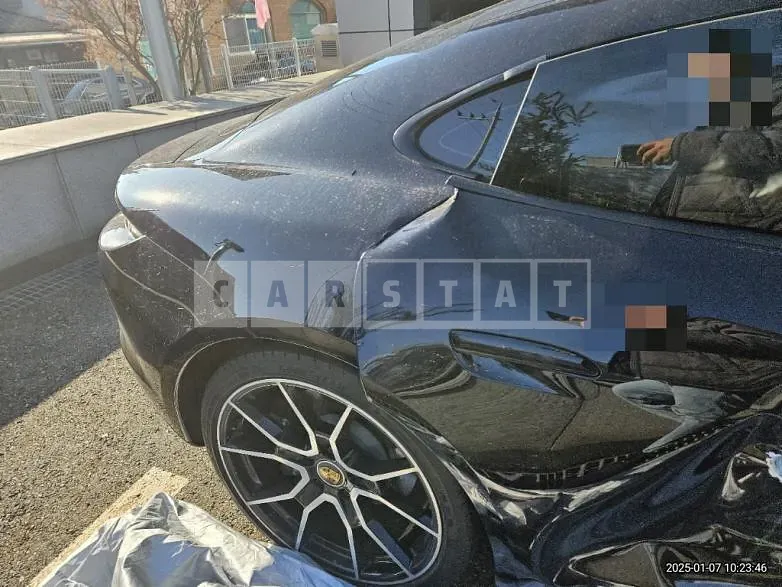 Photo 2 of 56: 2023 Porsche Taycan (5-Seater) — Korean insurance auction