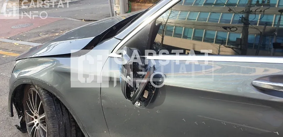 Photo 2 of 21: 2019 Mercedes-Benz GLC300 4Matic, VIN WDC0G4KB9KF670383 — Korean insurance auction