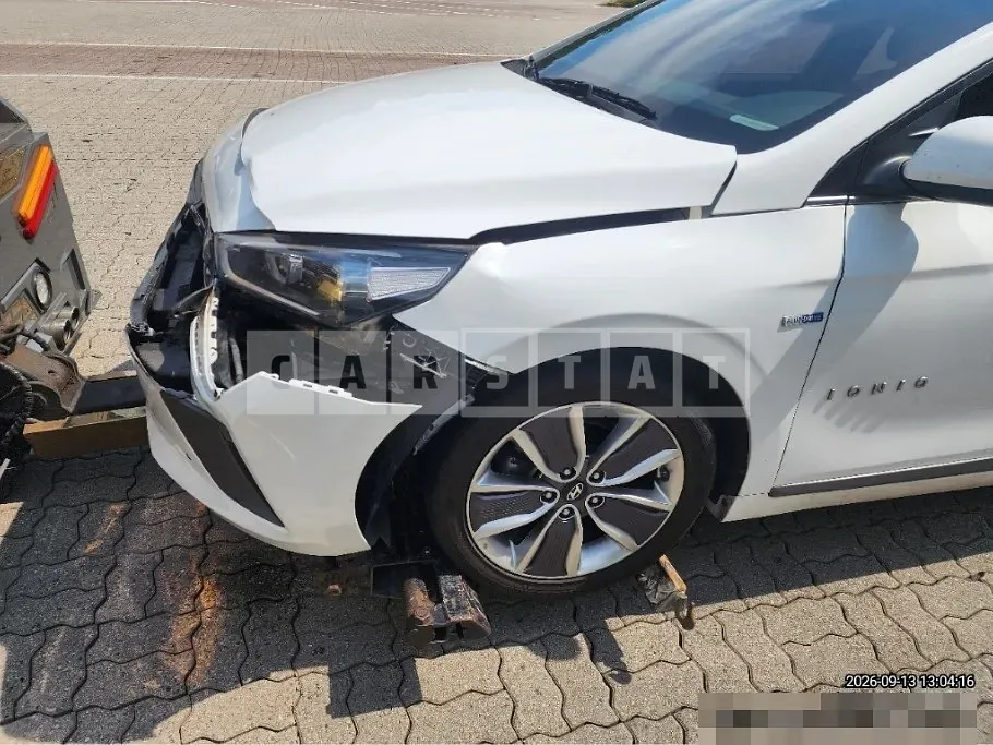 Photo 2 of 3: 2016 Hyundai IONIQ Hybrid — Korean insurance auction