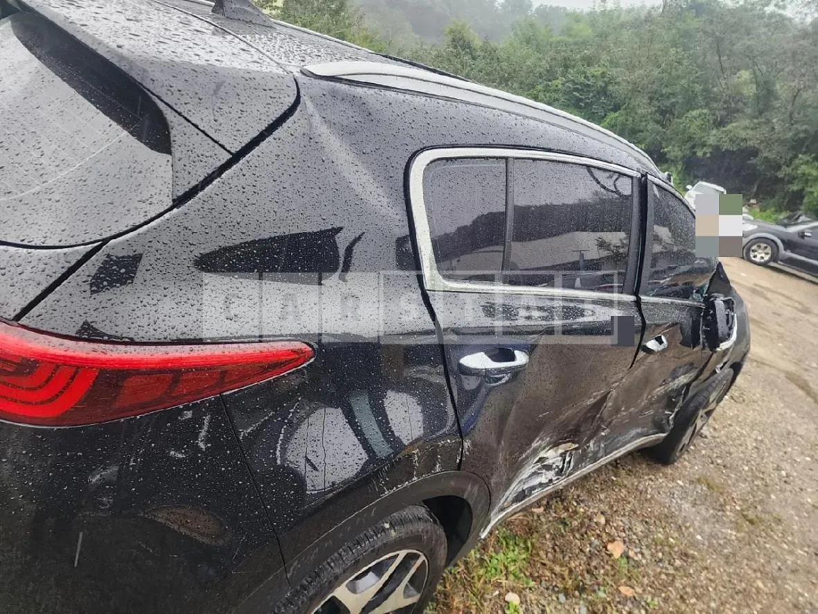 Photo 2 of 11: 2015 Kia Sportage, VIN KNAPM813BGK002825 — Korean insurance auction