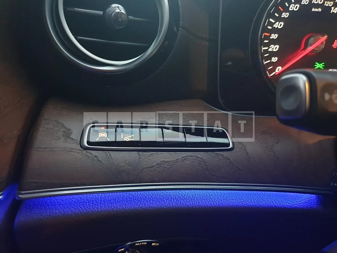 Photo 2 of 3: 2017 Mercedes-Benz E-Class (5th Generation) E220d 4-Matic Exclusive, VIN WDDZF0FB9JA313483 — Korean insurance auction