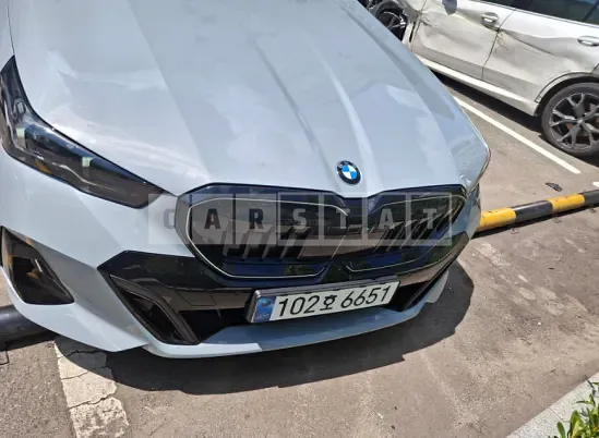 Photo 2 of 9: 2025 BMW 520i — Korean insurance auction