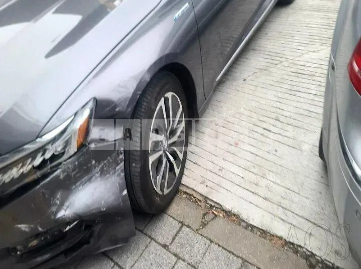 Photo 2 of 9: 2018 Honda Accord Hybrid, VIN 1HGCV3690JA510469 — Korean insurance auction