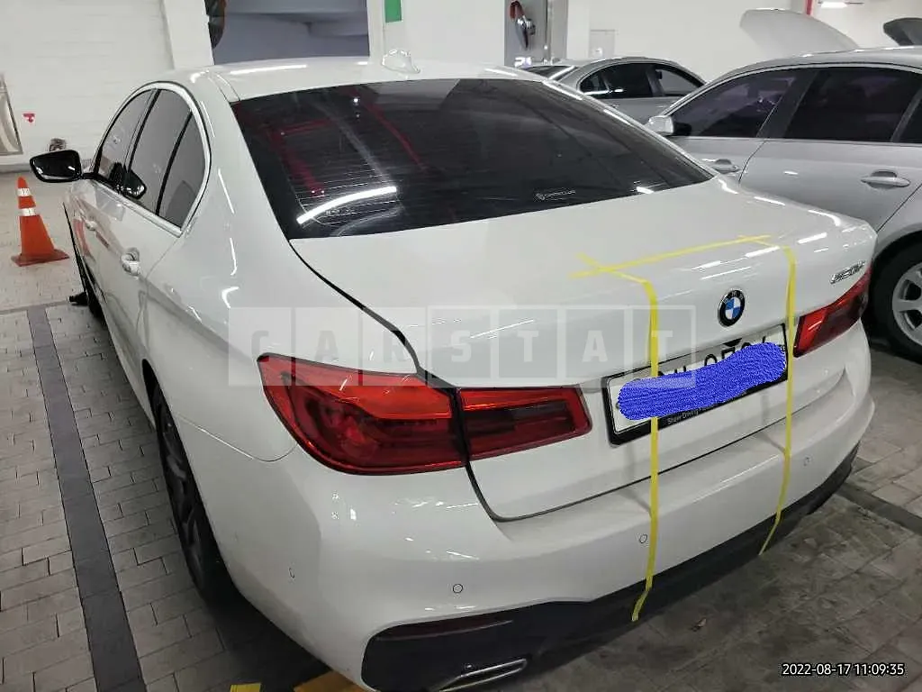 Photo 2 of 9: 2018 BMW 520d, VIN WBAJC3101JG996099 — Korean insurance auction