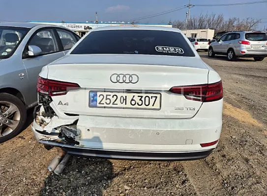 Photo 2 of 21: 2018 Audi A4 35 TDI — Korean insurance auction