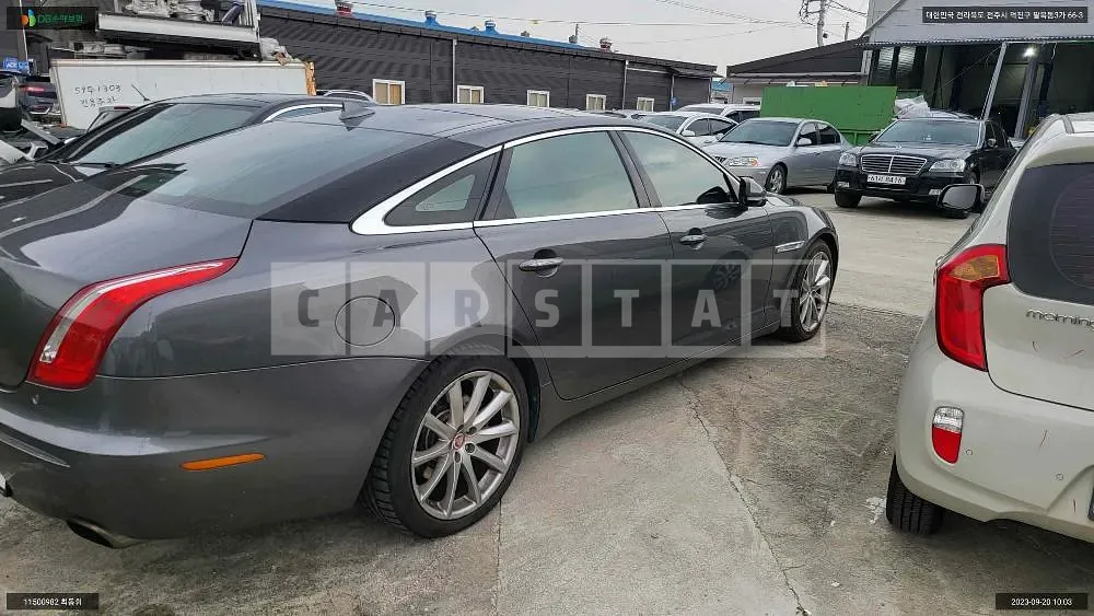 Photo 2 of 27: 2015 Jaguar XJ 3.0d, VIN SAJAA2227FNV86866 — Korean insurance auction