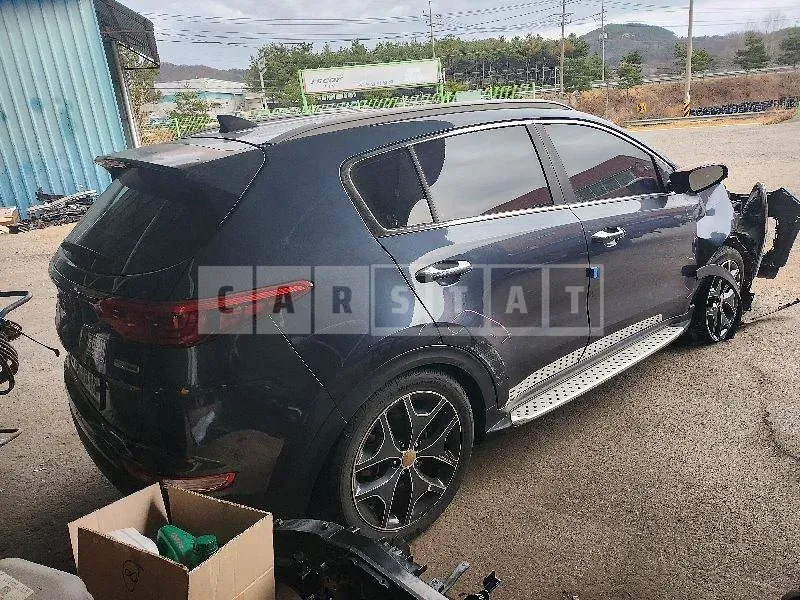 Photo 2 of 12: 2015 Kia Sportage — Korean insurance auction