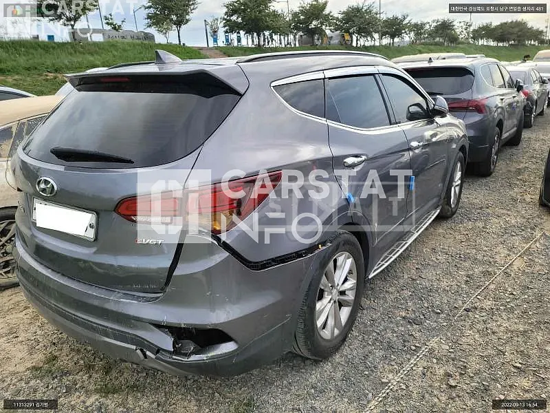 Photo 2 of 6: 2016 Hyundai Santa Fe, VIN KMHSW81UBGU701574 — Korean insurance auction