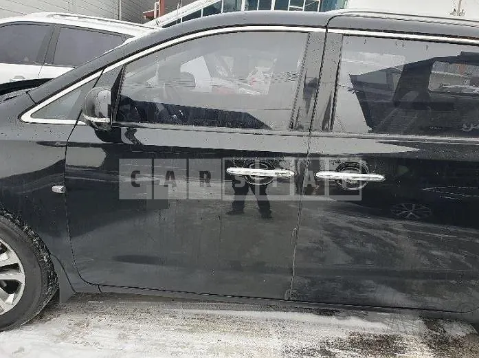 Photo 2 of 24: 2017 Kia Carnival 9 Seater, VIN KNAMD81ABJS399491 — Korean insurance auction