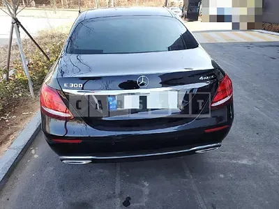 Photo 1 of 4: 2019 Mercedes-Benz E300 4Matic, VIN WDDZF4KB8KA638155 — Korean insurance auction