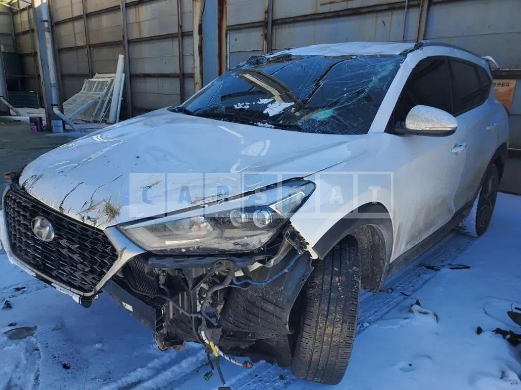 Photo 2 of 7: 2017 Hyundai Tucson 1.7, VIN KMHJ5815GJU635478 — Korean insurance auction