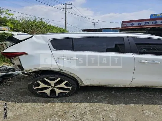 Photo 2 of 13: 2018 Kia Sportage — Korean insurance auction