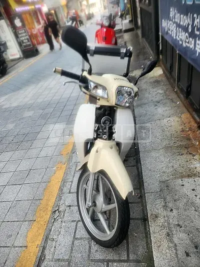 Photo 1 of 25: 2017 Honda Supercurve 110 Motorcycle — Korean insurance auction
