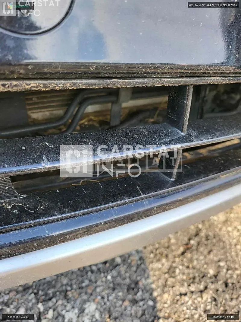 Photo 2 of 10: 2017 Kia Carnival, VIN KNAME81ABJS390079 — Korean insurance auction