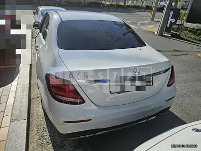 Photo 1 of 32: 2018 Mercedes-Benz E300 — Korean insurance auction
