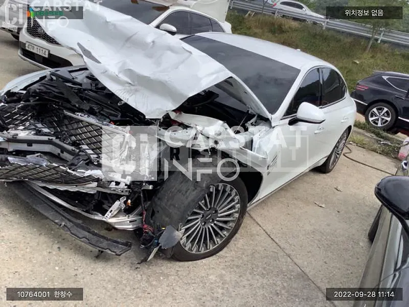 Photo 2 of 18: 2022 Genesis G80, VIN KMTGE411PNU003197 — Korean insurance auction