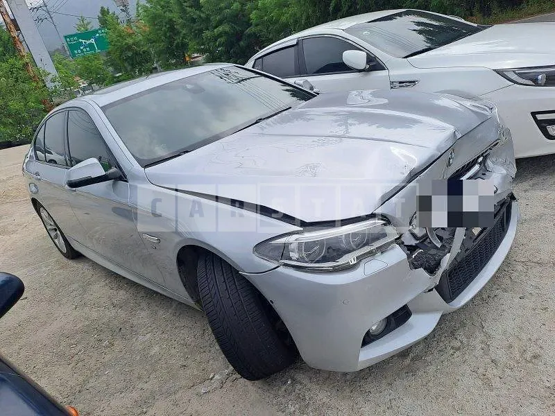 Photo 2 of 9: 2016 BMW 520d xDrive — Korean insurance auction