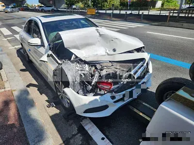 Photo 1 of 7: 2018 Mercedes-Benz C220 d — Korean insurance auction