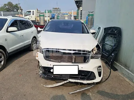 Photo 2 of 11: 2019 Kia Sorento, VIN KNAPK81BDKA504366 — Korean insurance auction