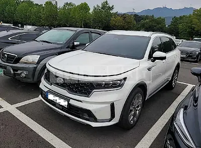 Photo 1 of 11: 2021 Kia Sorento, VIN KNARL81BHMA061163 — Korean insurance auction