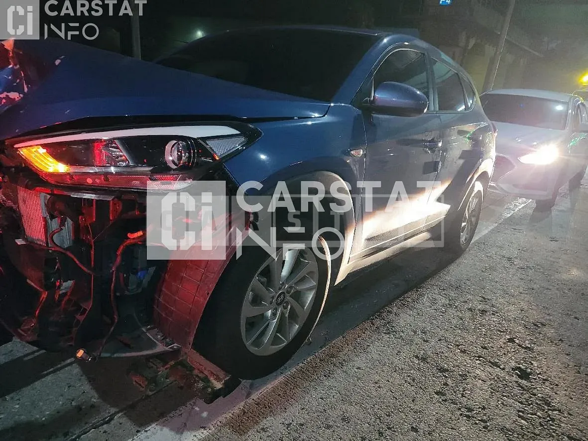 Photo 2 of 7: 2015 Hyundai Tucson TL 2.0 — Korean insurance auction