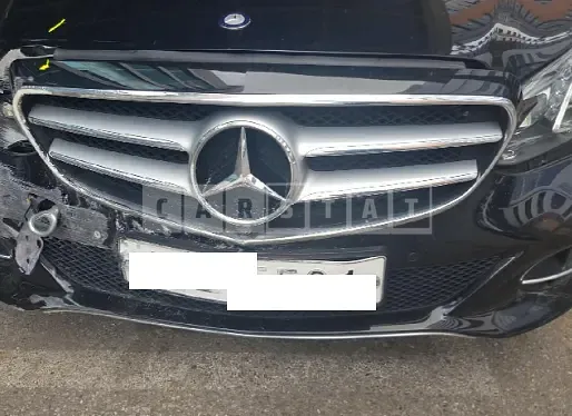 Photo 2 of 17: 2016 Mercedes-Benz E 300 4Matic, VIN WDDHF8BB9GB222779 — Korean insurance auction