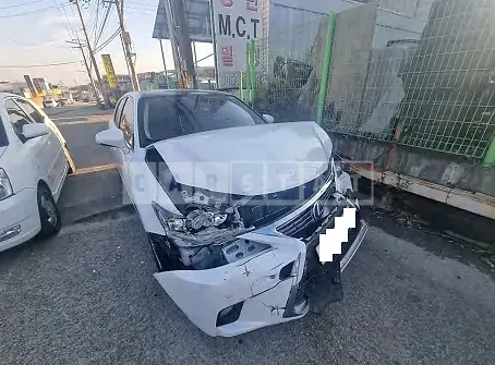Photo 2 of 13: 2015 Lexus CT200h, VIN JTHKD5BH0F2231585 — Korean insurance auction