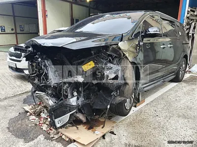 Photo 1 of 22: 2018 Kia Carnival 11 -Seater — Korean insurance auction