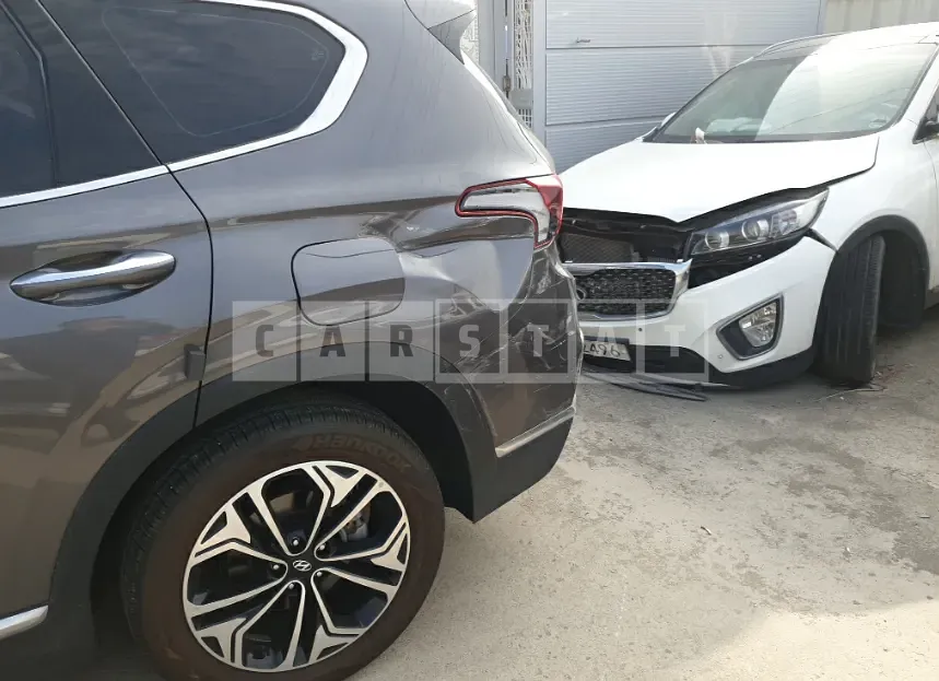 Photo 2 of 17: 2020 Hyundai Santa Fe, VIN KMHS381BBLU194994 — Korean insurance auction