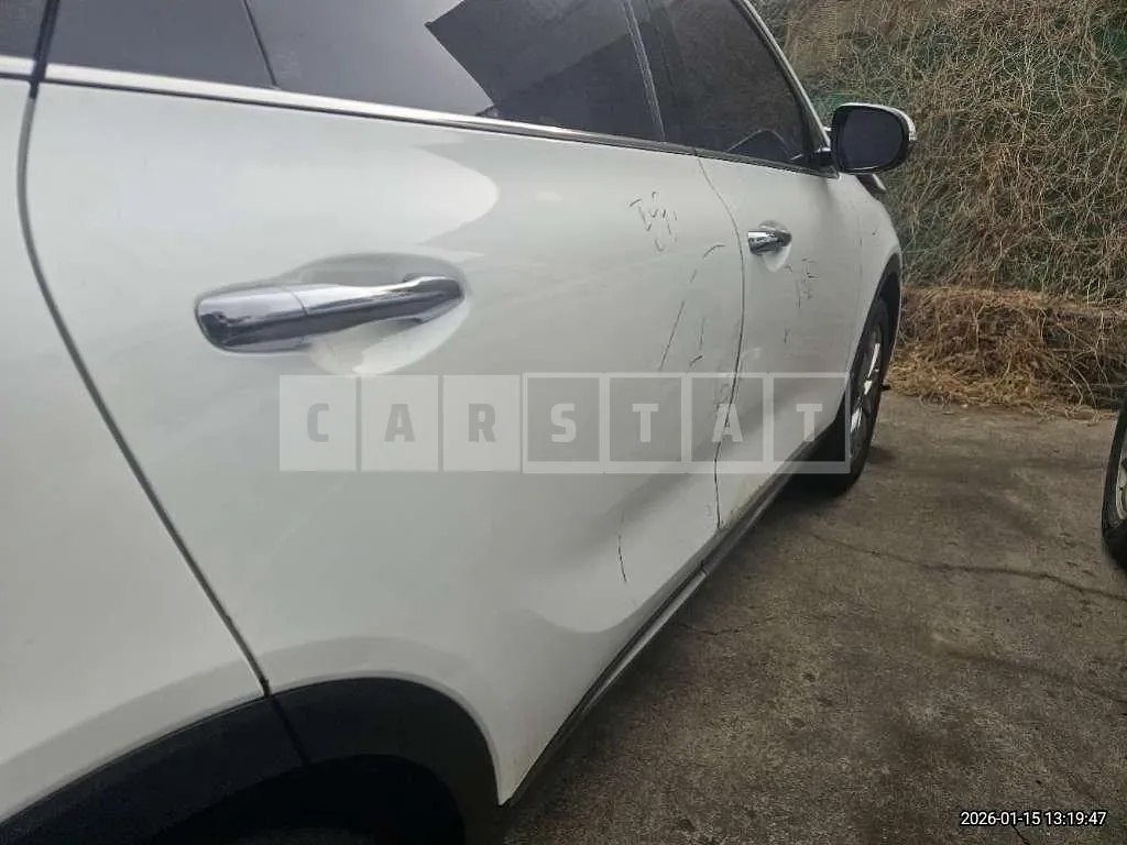 Photo 2 of 16: 2016 Kia Sorento — Korean insurance auction