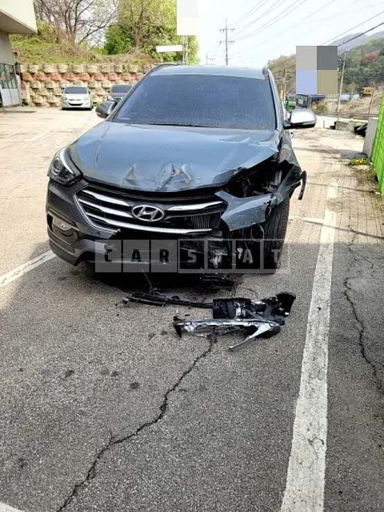 Photo 2 of 24: 2017 Hyundai Santa Fe 2.0, VIN KMHSW81UBJU831037 — Korean insurance auction