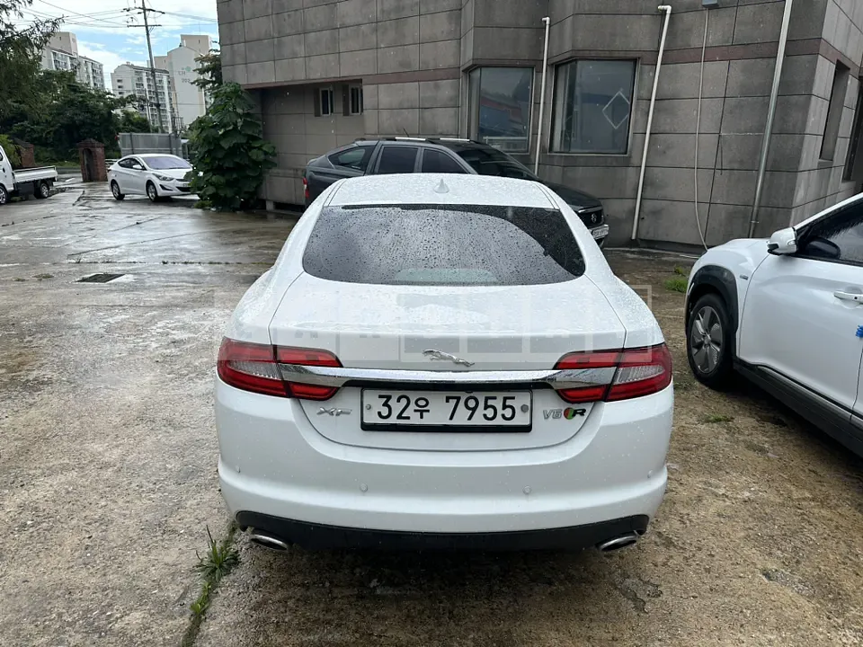 Photo 2 of 7: 2025 Jaguar XF 3.0d V6 Luxury — Korean insurance auction