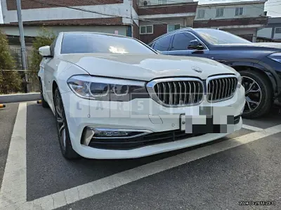 Photo 1 of 30: 2018 BMW 520i — Korean insurance auction