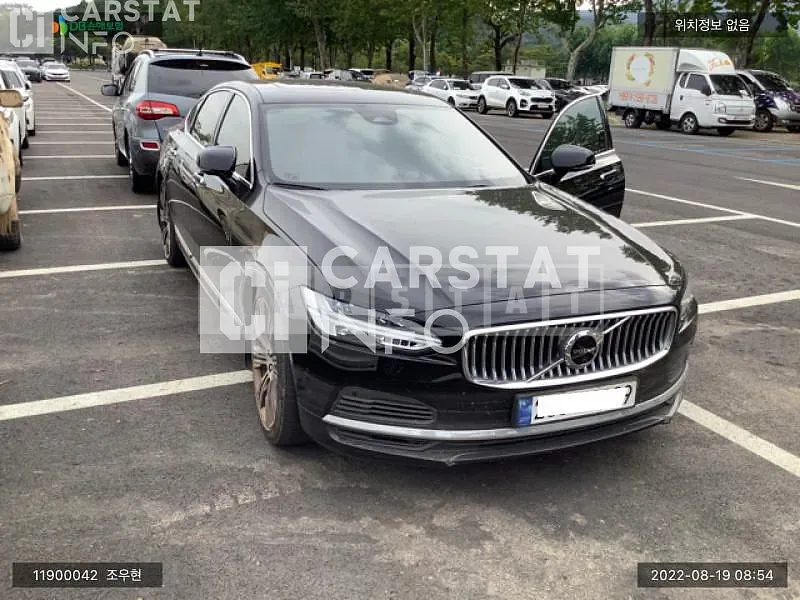 Photo 2 of 10: 2022 Volvo S90 T8, VIN LVYPTBR0DNP257626 — Korean insurance auction