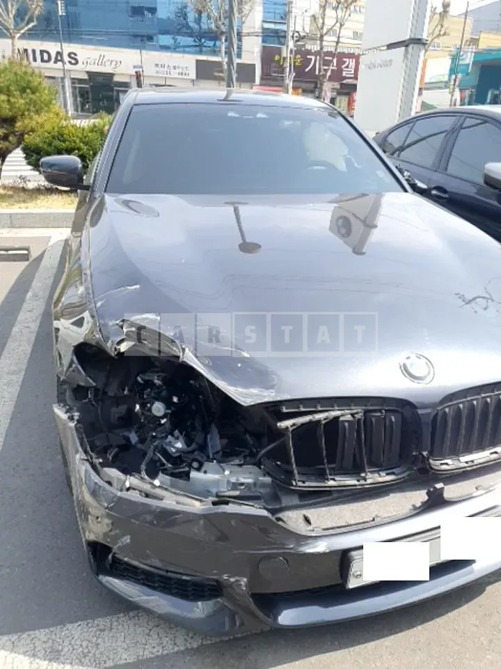 Photo 2 of 49: 2018 BMW 530i xDrive, VIN WBAJD9109JWC82455 — Korean insurance auction