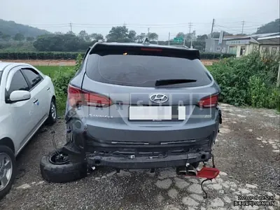 Photo 1 of 7: 2017 Hyundai Santa Fe, VIN KMHSW81UBJU830381 — Korean insurance auction